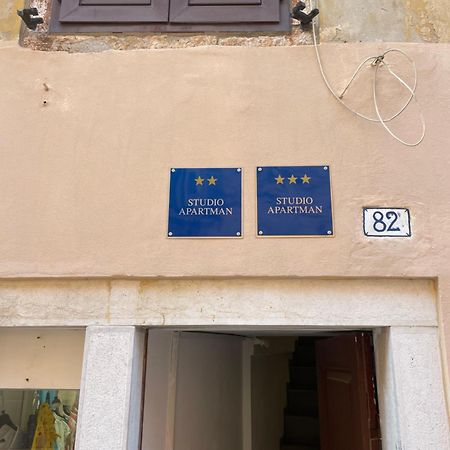 De Qua De La Studio Rovinj Exterior foto